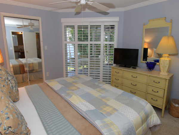 Charming Two Bedroom Vacation Condo on Longboat Key